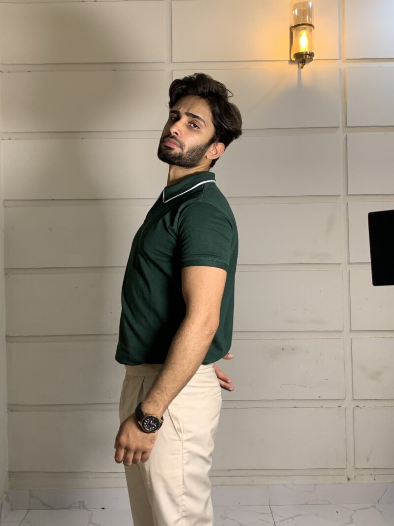 gentzo PIQUE V Neck Polo-BOTTLE GREEN, gentzo, PIQUE V Neck Polo-BOTTLE GREEN, bottle green polo for men, breathable PIQUE polo, V-neck polo shirt for men, men's V-neck polo, comfortable polo shirt for men, stylish green polo, premium men's polo.