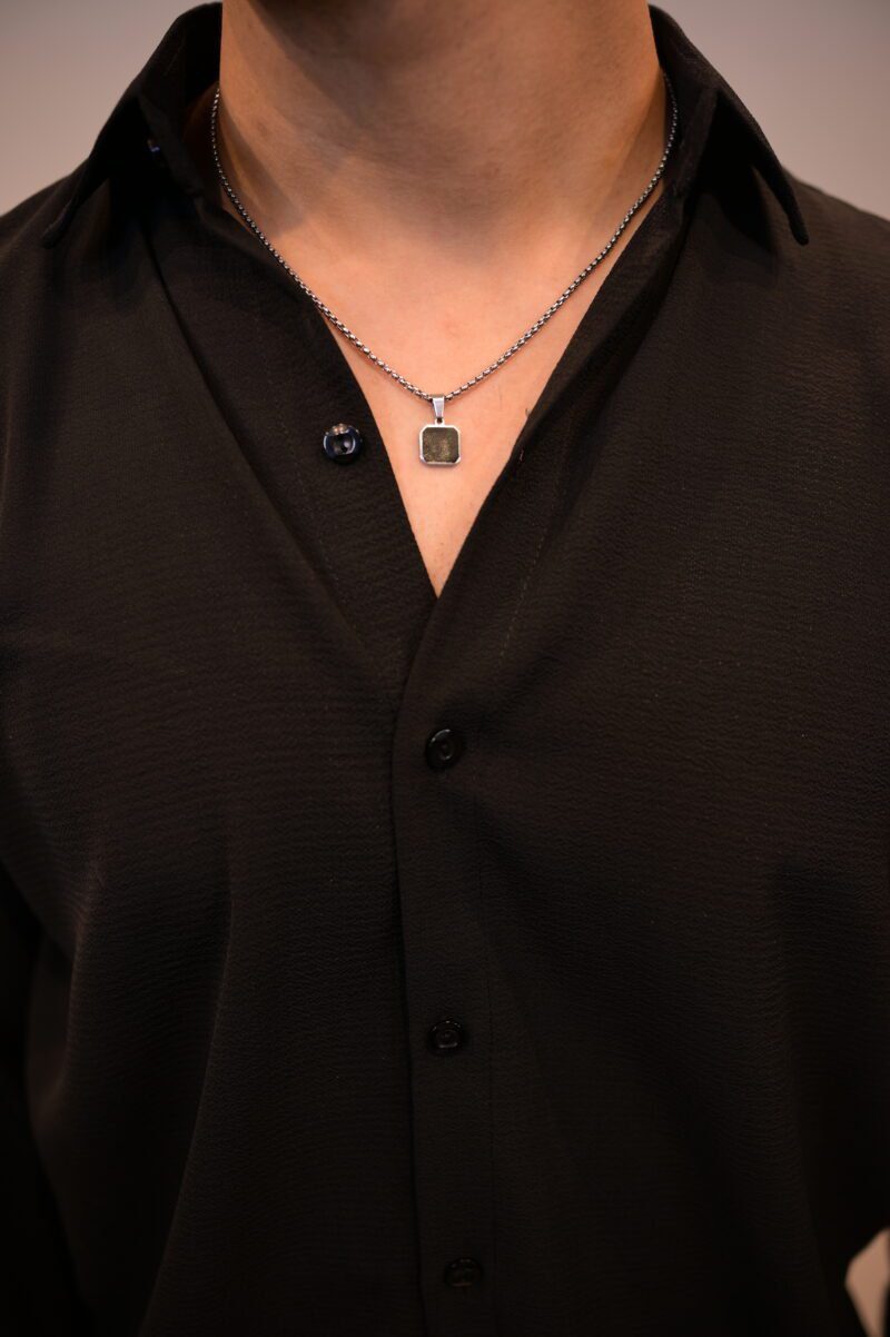 Black Textured Shirt, Gentzo, Men’s Shirt, Textured Cotton Shirt, Breathable Shirt, Casual Shirt, Formal Shirt, Classic Collar Shirt, Button-Down Shirt, Tailored Fit Shirt, Stylish Black Shirt, Workwear, Weekend Wear, Premium Cotton Shirt, Modern Essential Shirt