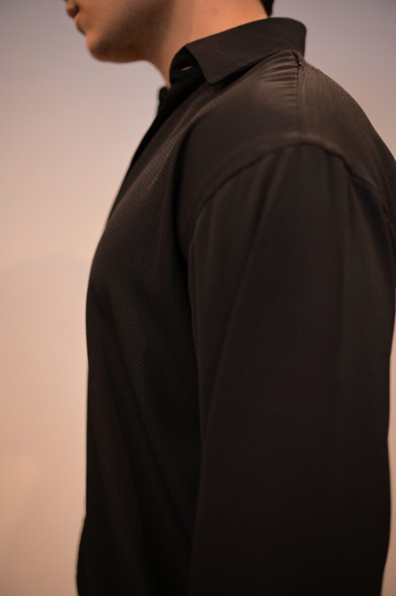 Black Textured Shirt, Gentzo, Men’s Shirt, Textured Cotton Shirt, Breathable Shirt, Casual Shirt, Formal Shirt, Classic Collar Shirt, Button-Down Shirt, Tailored Fit Shirt, Stylish Black Shirt, Workwear, Weekend Wear, Premium Cotton Shirt, Modern Essential Shirt