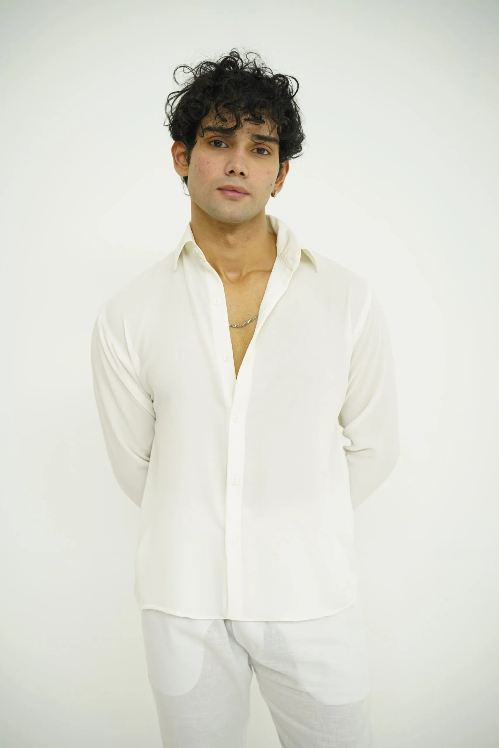 White Essential Set - Image 2