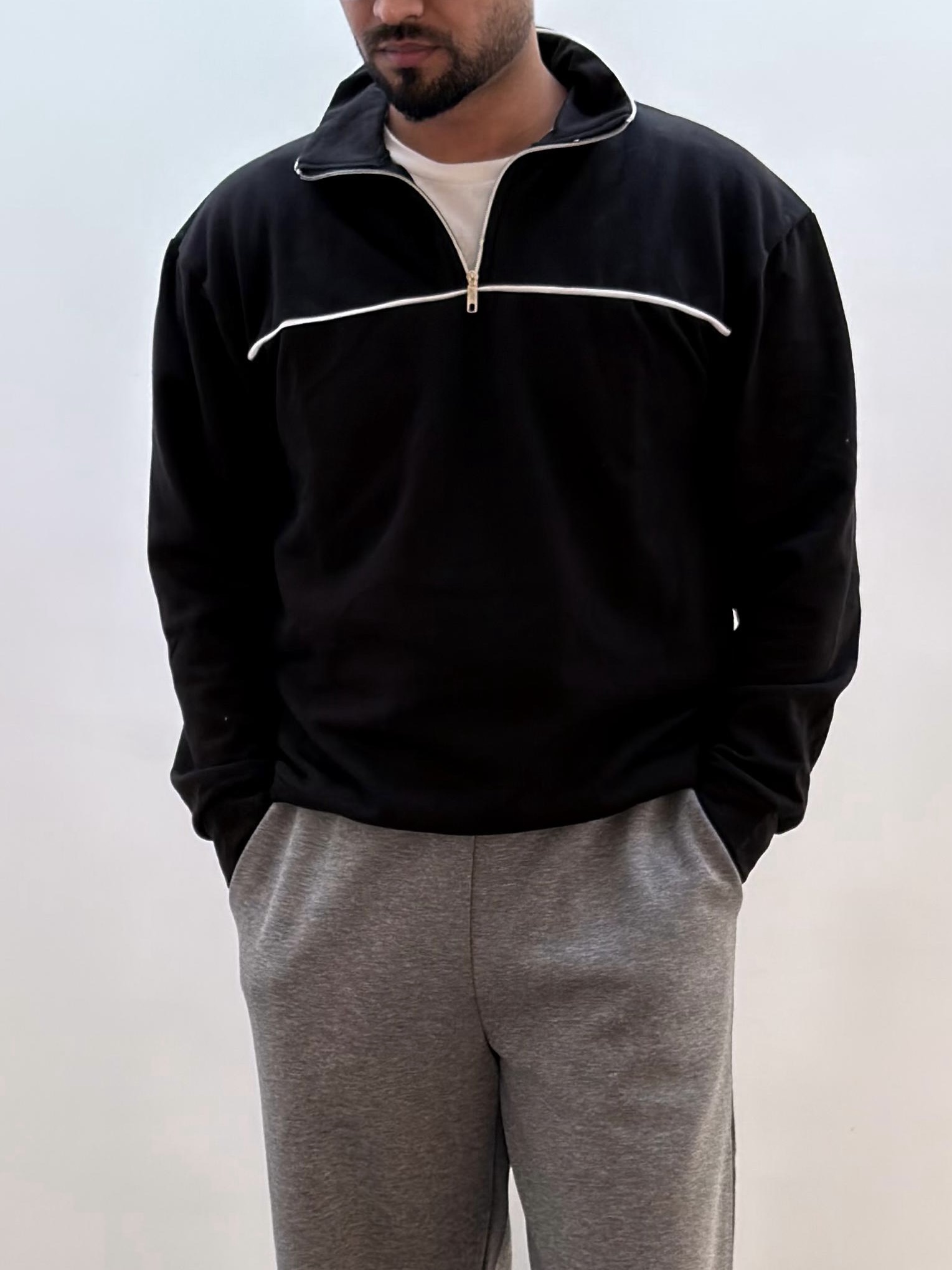 BLACK MOCKNECK ZIPPER - Image 2