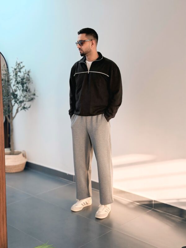 BLACK MOCKNECK ZIPPER