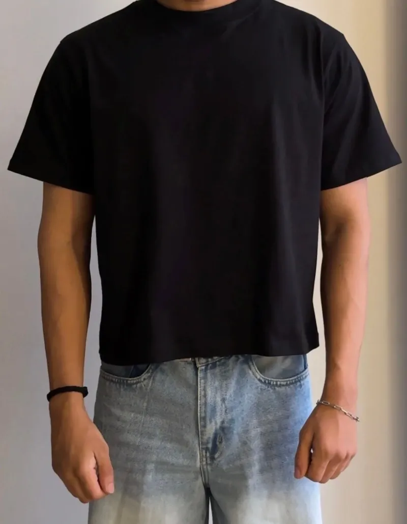 Unisex Classic Black Crop Fit Basic Tee - Image 3